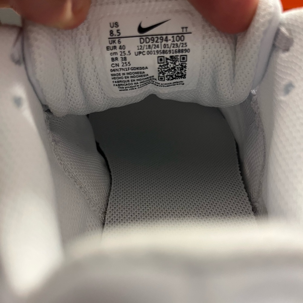 Nike Downshifter 12 White Silver Running Women’s Shoe Size 8.5 DD9294-100 - Picture 10 of 11